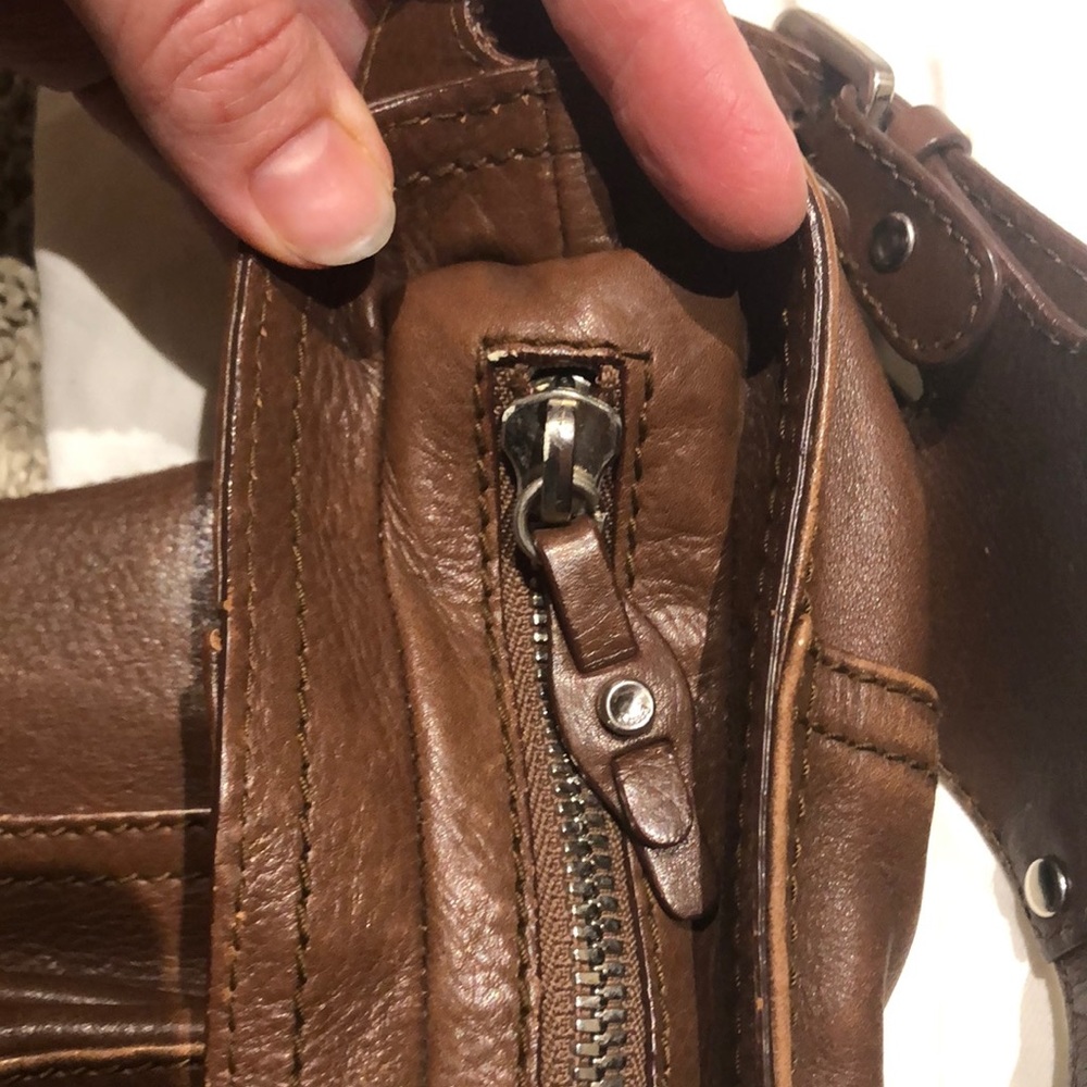 Theory Brown Leather Crossbody Bag with Sophisticated Design - Picture 10 of 12